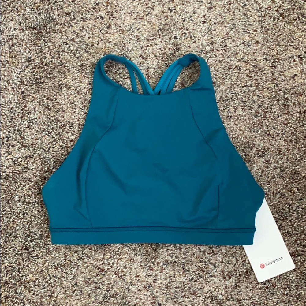 Lululemon Free to be Serene bra, High Neck - sz 6